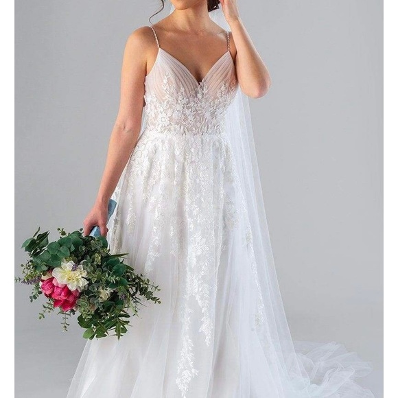 Dresses & Skirts - Wedding dress